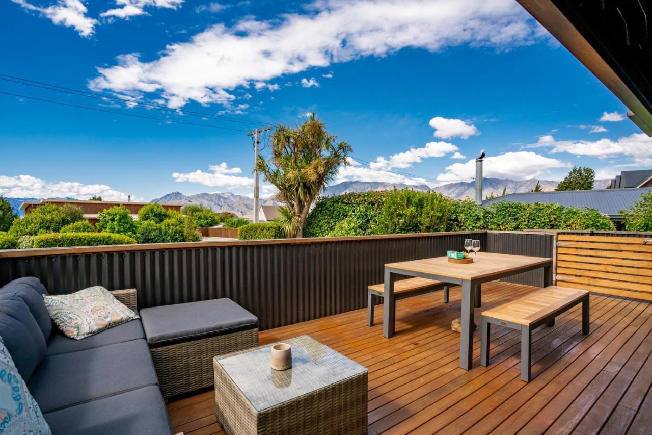 Views On Parry - Lake Hawea Holiday Home Экстерьер фото