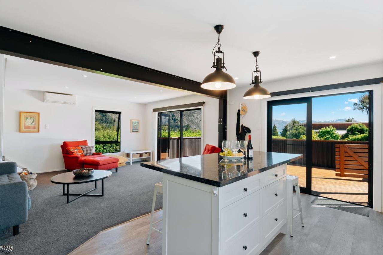 Views On Parry - Lake Hawea Holiday Home Экстерьер фото